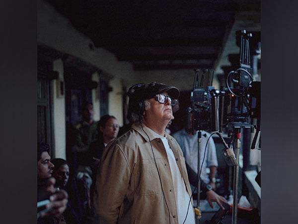 Hansal Mehta begins shooting for 'Gandhi' in Gujrat