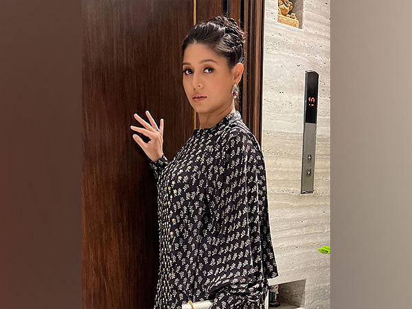 Watch: Sunidhi Chauhan sings 'Ae Watan' on occasion of 75th Republic Day