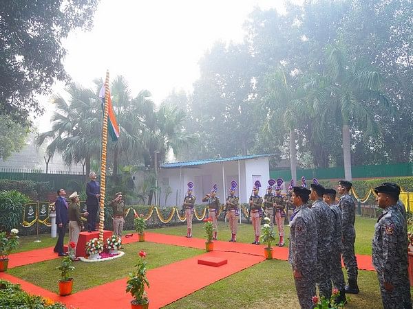 EAM Jaishankar unfurls Tricolour at residence as Maldivian Prez, world leaders extend R-Day greetings to India