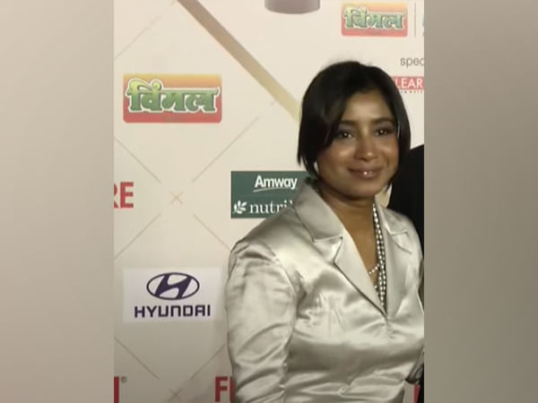 Filmfare Awards: Shilpa Rao takes 'Black Lady' home for her song 'Besharam Rang' in SRK's 'Pathaan'