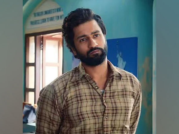 69th Filmfare Awards: Vicky Kaushal wins Best Supporting Actor award for 'Dunki'