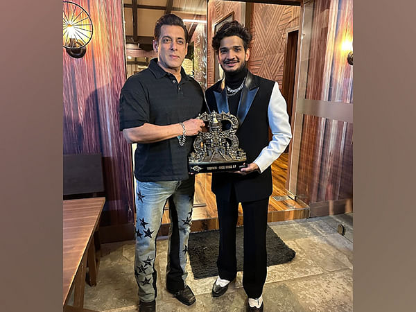 'Bigg Boss 17' winner Munawar Faruqui shares picture with Salman Khan, says, 