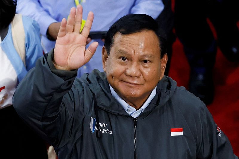 Prabowo dari Indonesia memimpin dalam jajak pendapat pemilu