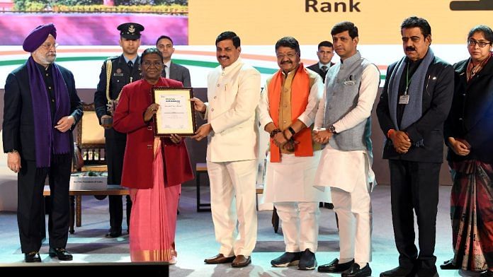 President Droupadi Murmu presents the cleanest city award to Indore to Madhya Pradesh CM Mohan Yadav during the presentation of the Swachh Survekshan Awards 2023 in New Delhi, on 11 Jan 2024 | ANI photo
