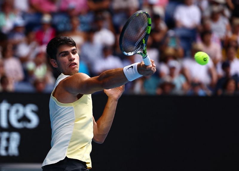 Tennis-Swiatek shunted out of Australian Open, Alcaraz breaks new ...