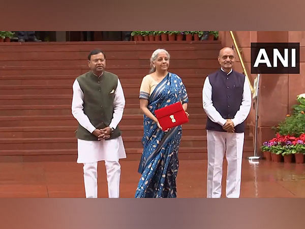 Budget 2024: Sitharaman calls on President Murmu before arrival in Parliament
