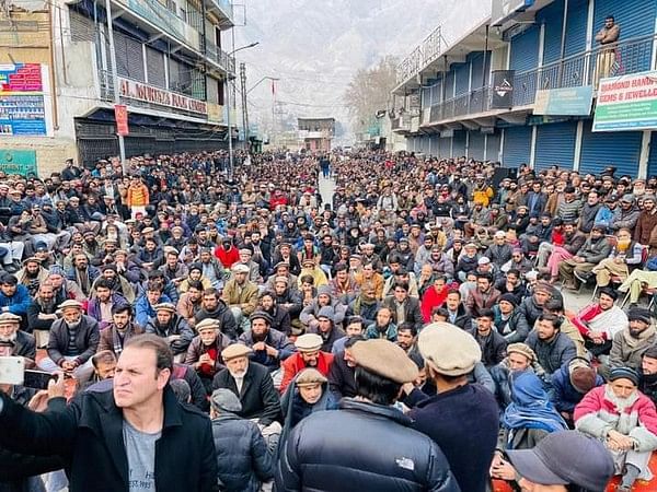 Leaders of Awami Action Committee present demands for ending protests ...