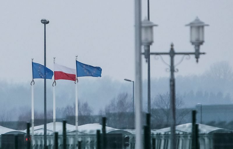 Premier Tusk zapowiedział, że UE ogłosi zamrożenie finansowania dla Polski
