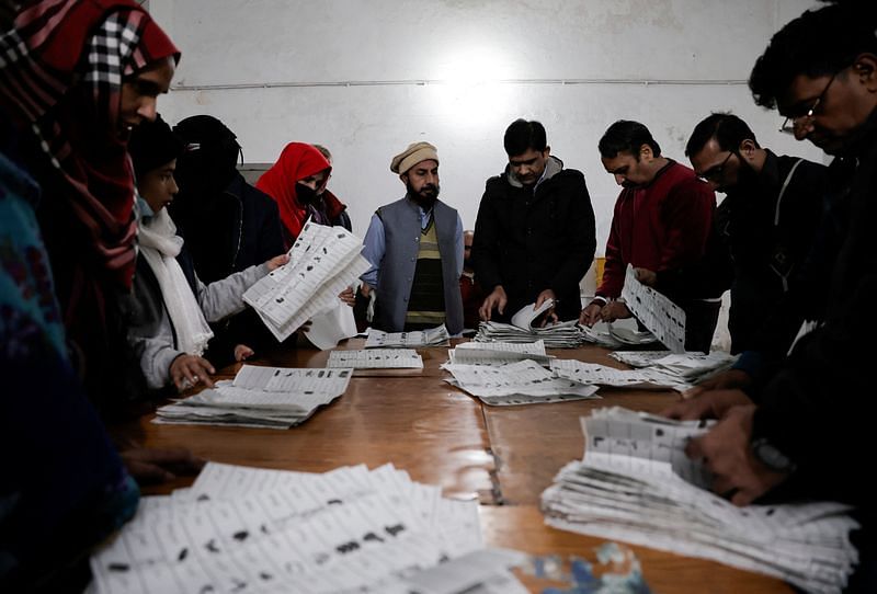 Pakistans Khan Backed Independents Lead In Final Poll Count Theprint