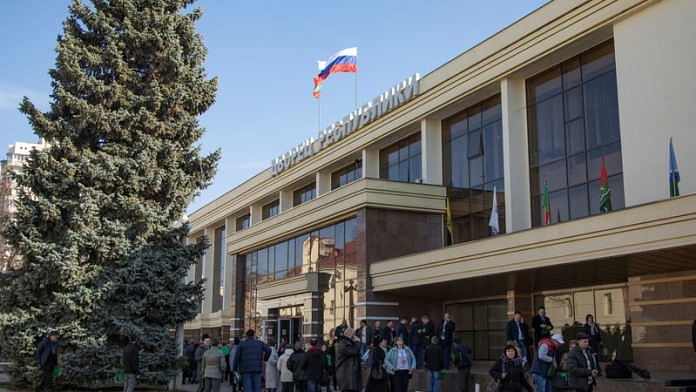 Delegates gather to take part in the congress of deputies, in front of the Palace of the Republic in Tiraspol, Moldovan breakaway region of Transdniestria, February 28, 2024. REUTERS/Vladislav Bachev