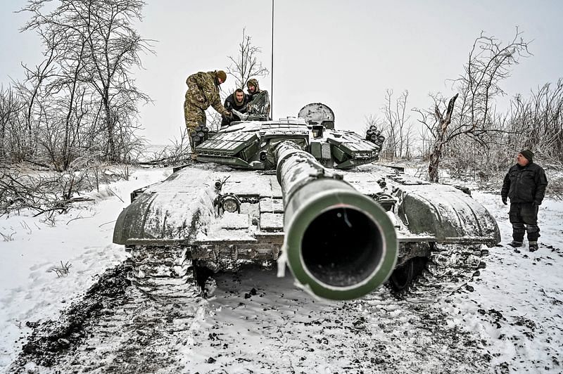 Ukraine Military Says It Repelled Russian Offensive On Southern Front ...