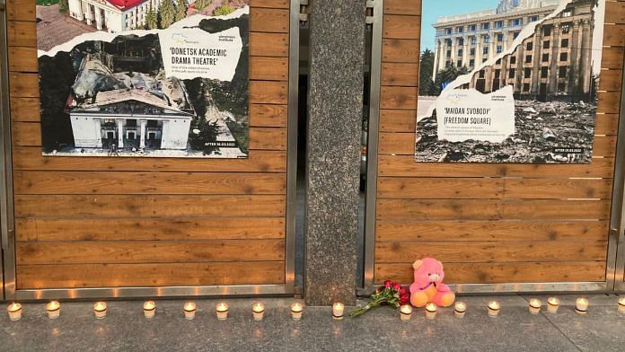 Candles outside the embassy in commemoration of the Russia-Ukraine war anniversary | Keshav Padmanabhan, ThePrint