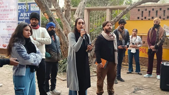 Ritu Singh addressing the protestors at Delhi University | Photo: Krishan Murari/ThePrint