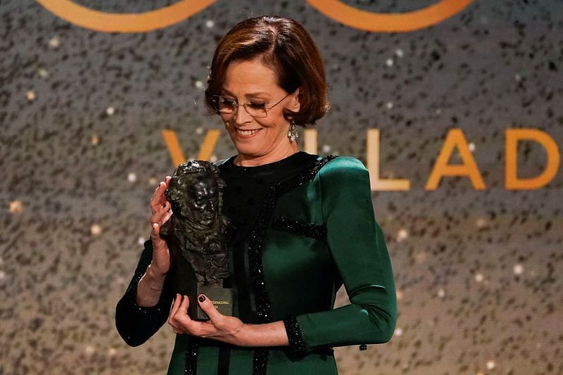 La «multitalentosa y carismática» Sigourney Weaver fue homenajeada en los Premios Goya en España