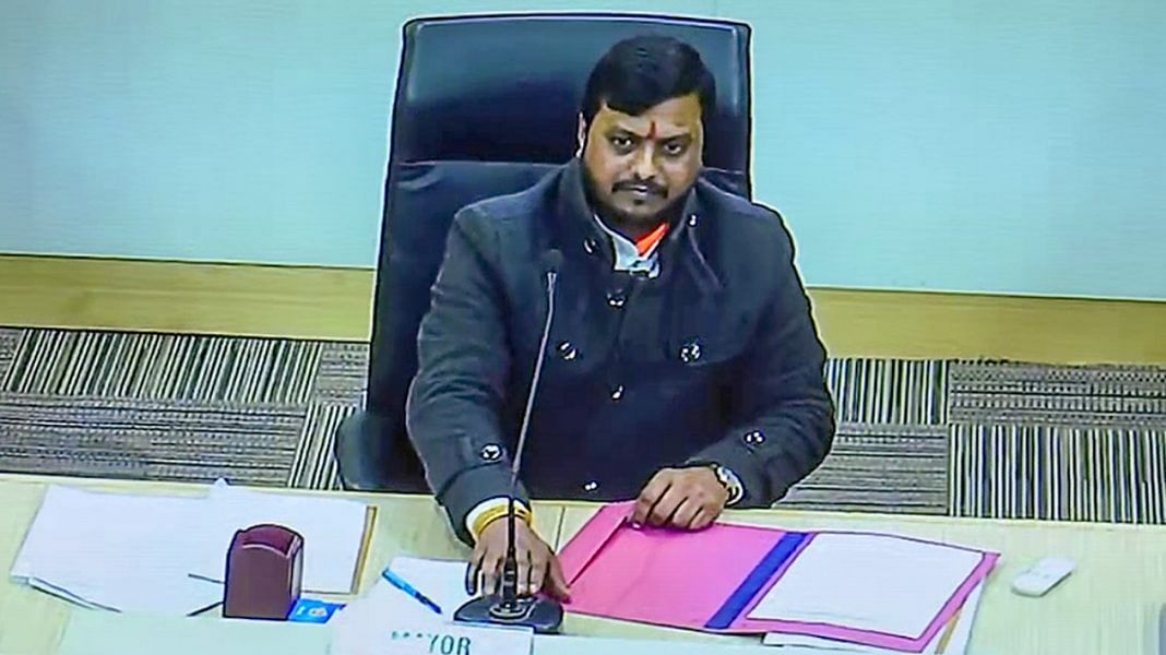 BJP leader Manoj Sonkar resigns as Chandigarh mayor, three AAP ...