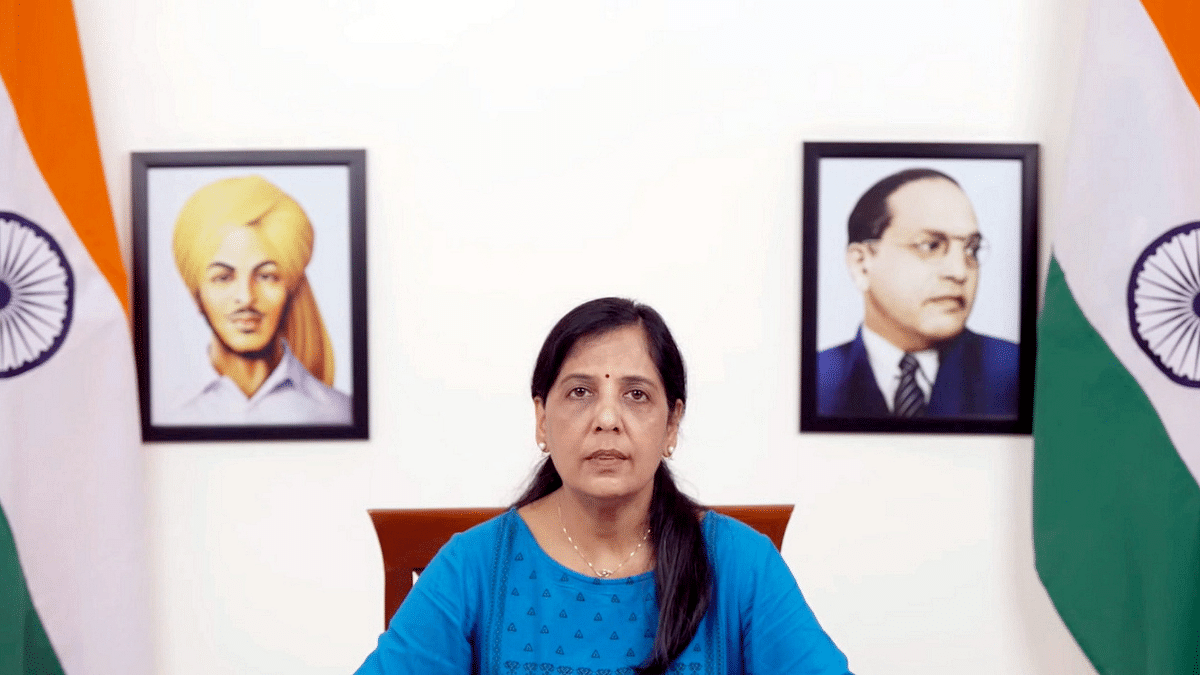 Arvind Kejriwal's wife Sunita launches WhatsApp campaign in support for Delhi CM