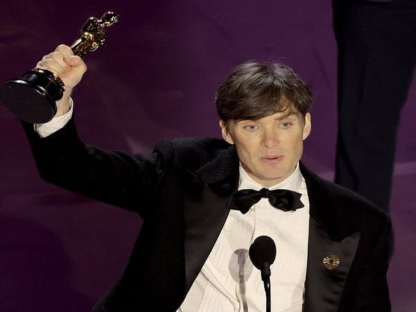 Cillian Murphy dedicates Best Actor Oscar to 