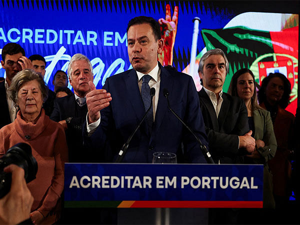 Coalizão de centro-direita de Portugal garante vitória estreita com o surgimento do partido de direita radical