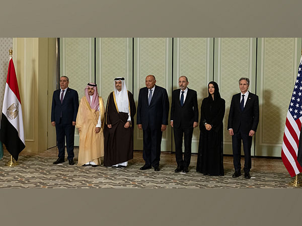 أنتوني بلينكن يلتقي بالقادة العرب ويدعو إلى “سلام إقليمي مستدام”.