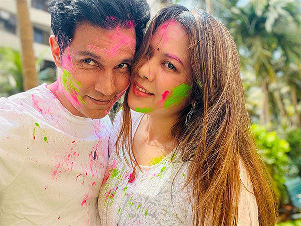 Randeep Hooda shares glimpse from his first Holi with wife Lin Laishram