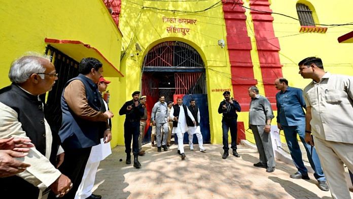 SP chief Akhilesh Yadav leaving Sitapur jail after meeting Azam Khan | X @samajwadiparty