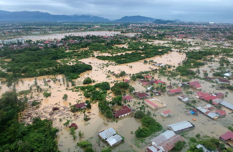 Banjir, tanah longsor menewaskan 26 orang di Indonesia, sedikitnya 6 orang hilang