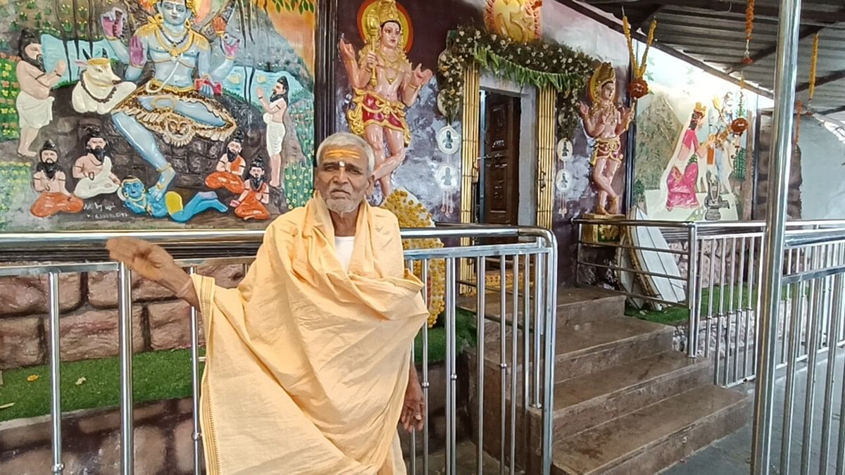Nagendrappa at the inner sanctum | Prasad Nichenametla | ThePrint