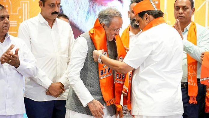 Former Gujarat Congress leader Arjun Modhwadia joins the BJP in Gandhinagar Tuesday | Photo: ANI