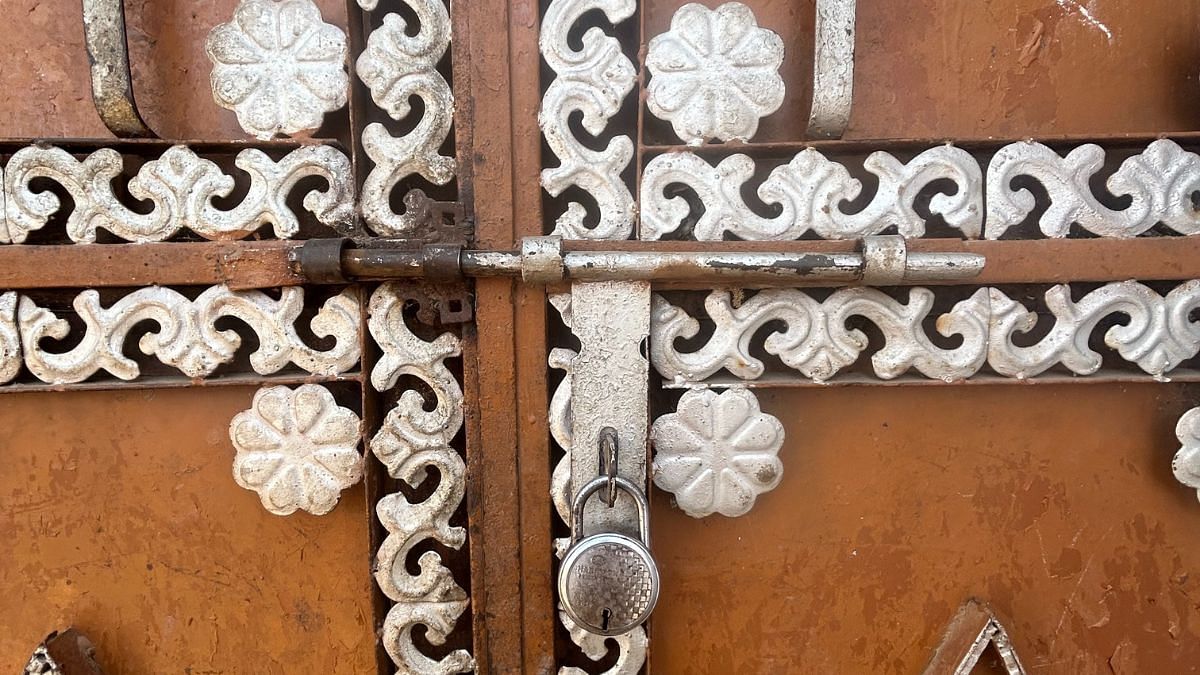 The lock on the main door of Mansi's house | Zenaira Bakhsh, ThePrint