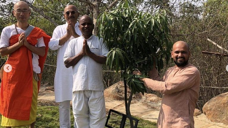 How Pakistani chaunsa bonded with Indian kesar mango tree at Pune’s Peace Hill Garden