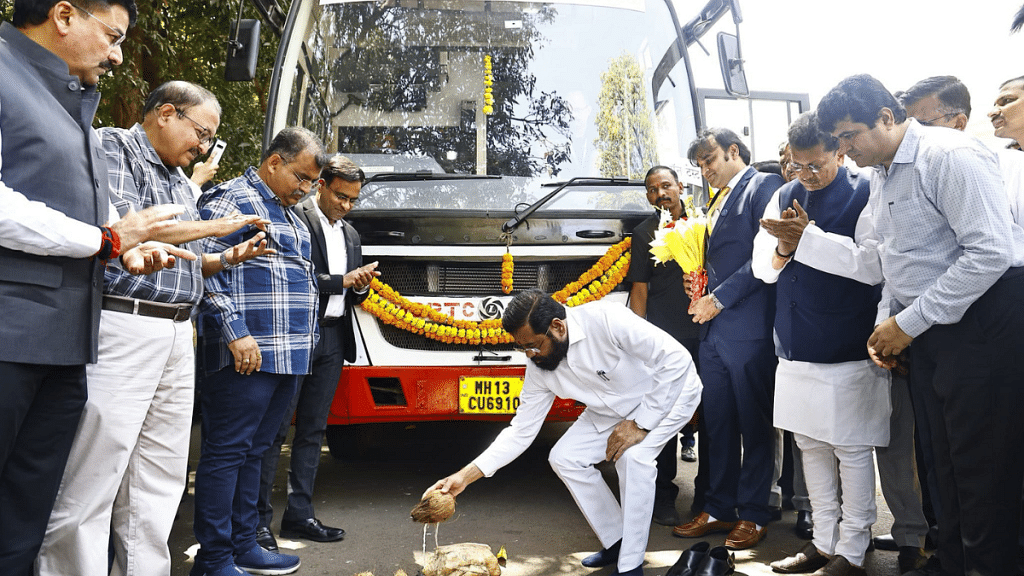 Maharashtra CM Eknath Shinde launches state road transport corporation's drive for switching diesel buses to clean fuel in Mumbai | Pic credit: X/@mieknathshinde
