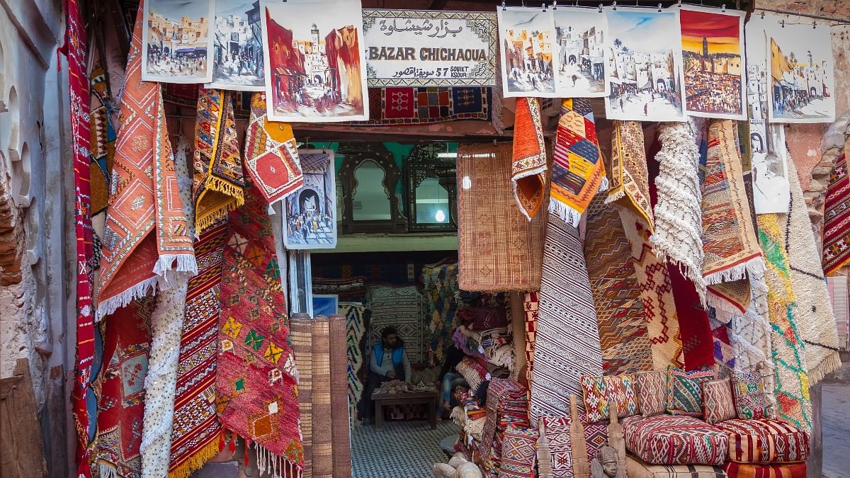 How central Asian Jews & Muslims worked together in London's 20th-century fur, carpet trade