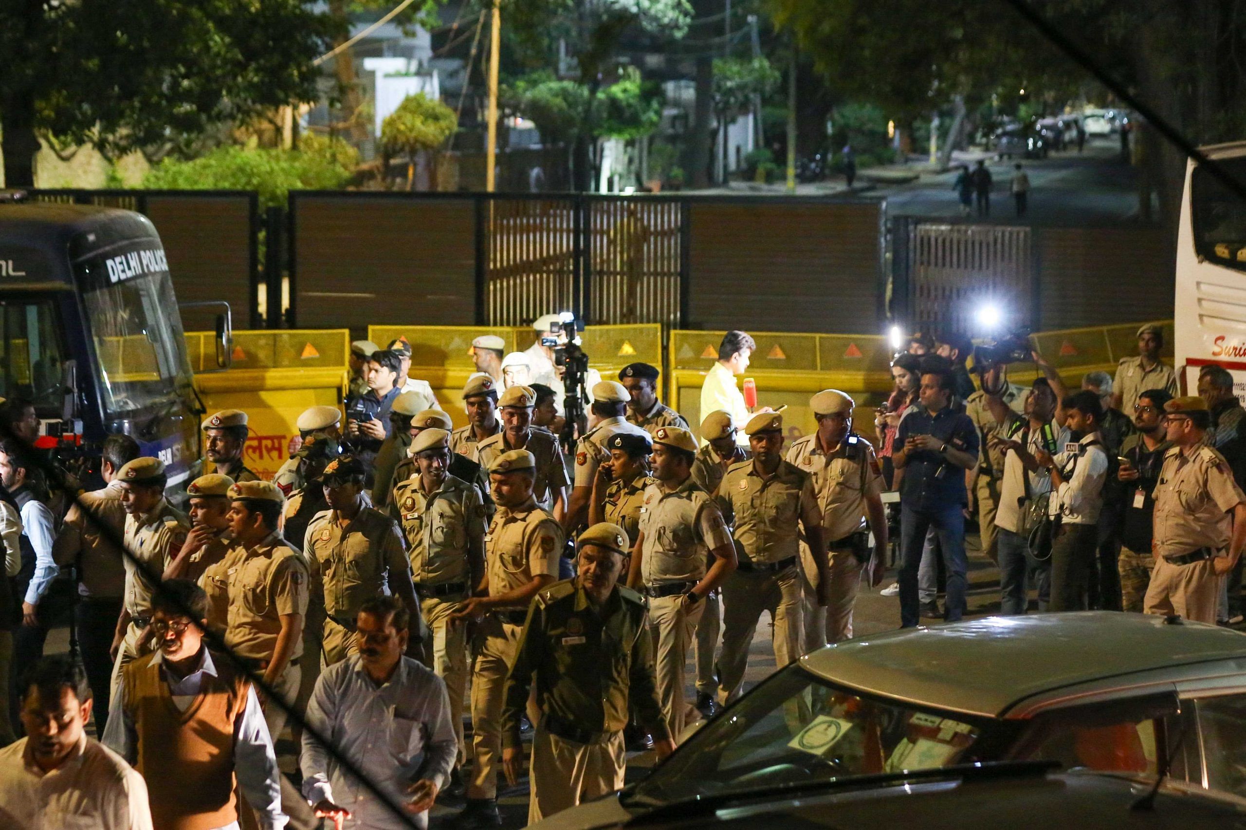 Police presence outside Delhi CM Arvind Kejriwal's residence | Suraj Singh Bisht | ThePrint