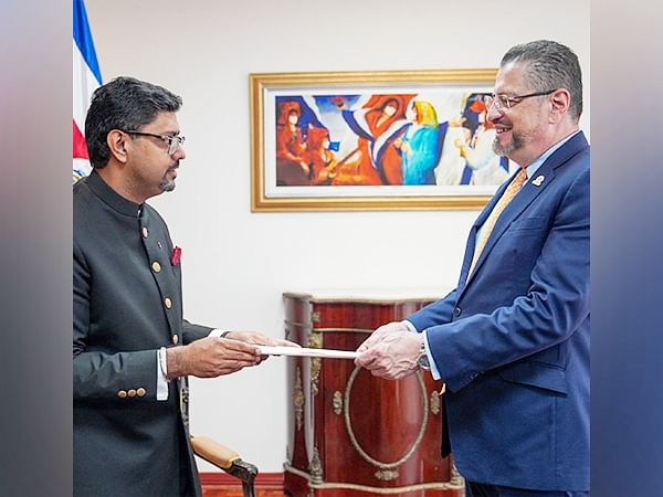Indian envoy to Costa Rica presents credentials to President Rodrigo Chaves