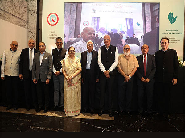 Smt S R Mehta and Sir K P Cardiac Institute (Kikabhai Hospital) celebrated Silver Jubilee with felicitation of 15 Doctors & Distinguished Persons
