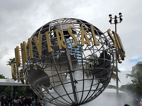 Universal Studios Hollywood tram crashes, 15 injured