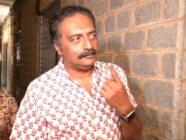 "Voted for candidate I believe in": Actor Prakash Raj gets finger inked in Bengaluru