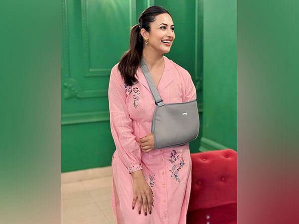 Divyanka Tripathi Dahiya steps out after arm surgery, shares pics on Instagram