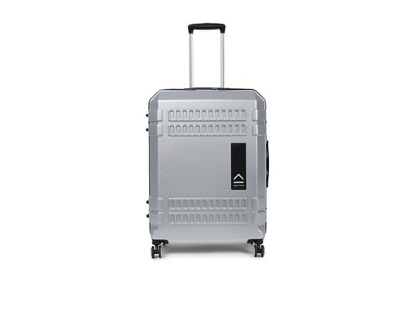 Uppercase wins the prestigious Red Dot award for its exceptionally designed suitcase “Bullet”