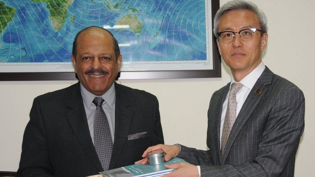 Sujan Chinoy (left), director general of Manohar Parrikar Institute for Defence Studies and Analyses, and Chen Dongxiao, president of Shanghai Institutes for International Studies. | X
