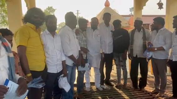 NCP functionaries campaigning for Ajit Pawar in Palshi village in Baramati | Manasi Phadke | ThePrint 