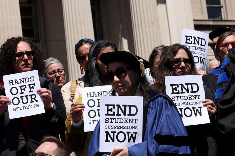 Pro-Palestinian Protesters Arrested At Yale, NYU; Columbia Cancels In ...