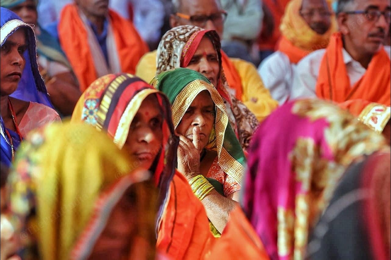 Women voters patiently listens to Smriti Irani | Photo: Praveen Jain | ThePrint