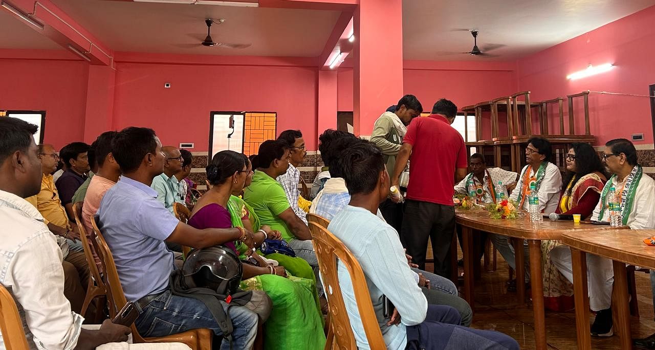 TMC's Sujata Mondal meeting her party workers in Bishnupur | Sreyashi Dey | ThePrint