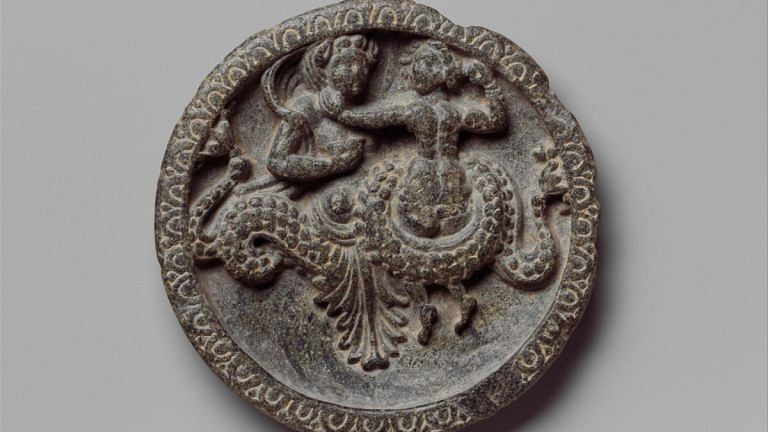 Carved stone dishes from Gandhara – make-up trays or ritual objects?