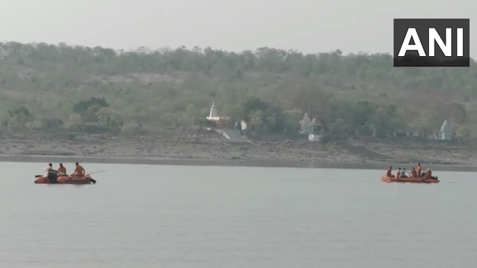 Rescue and search operation underway after a boat capsized in the Mahanadi River, Odisha on 19th April | Credit: Screengrab from X(formerly Twitter)/@ANI