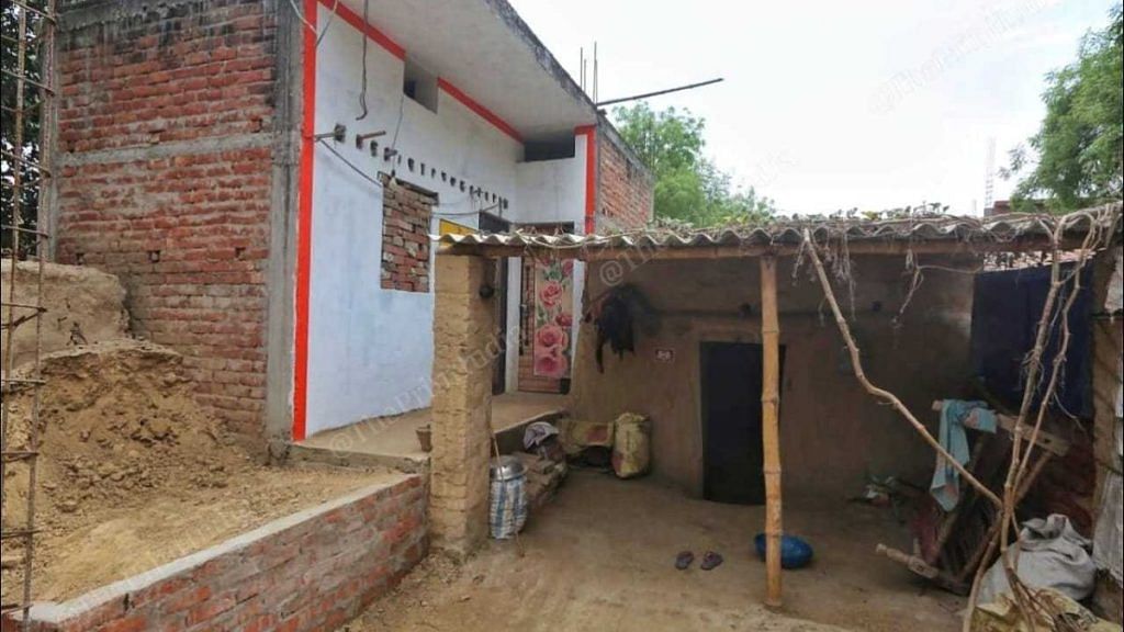 A resident's old house beside the new awas received by him in Kakarahia | Praveen Jain | ThePrint