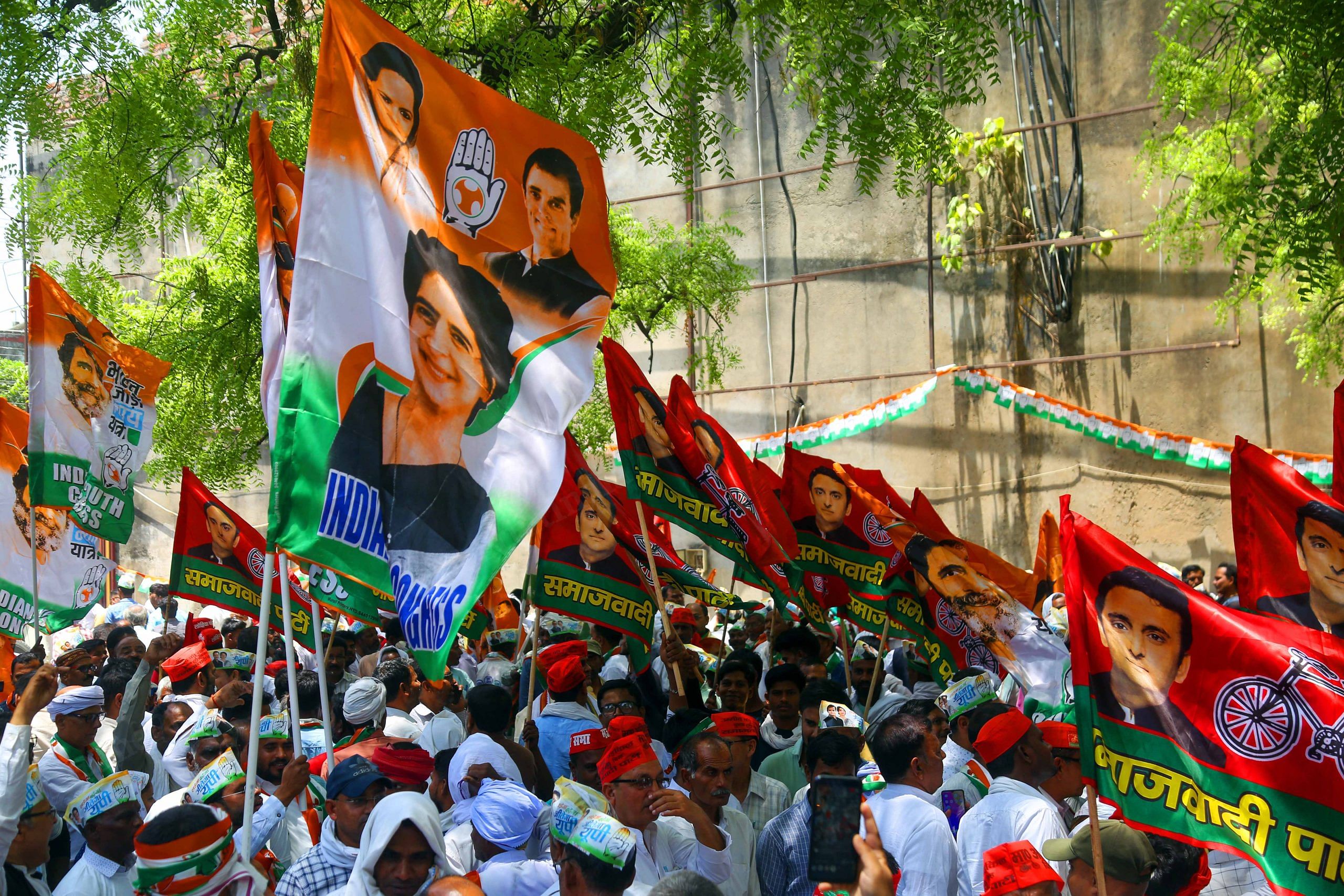 Flags of Congress and Samajwadi Party outside nomination centre | Suraj Singh Bisht | ThePrint