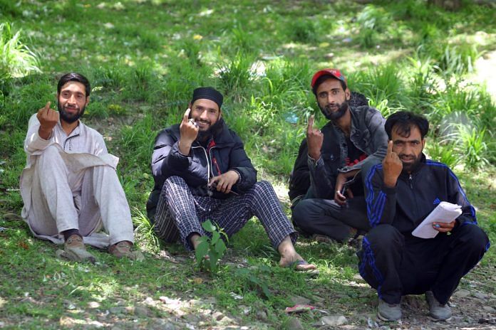 Voters showing inked fingers after casting vote in Anantnag in sixth phase of general election | Praveen Jain | ThePrint
