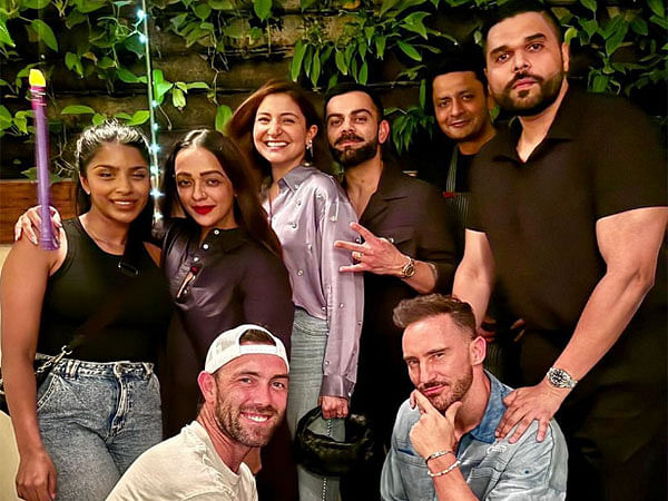 Virat Kohli holds Anushka Sharma close in birthday pic shared by RCB skipper Faf du Plessis